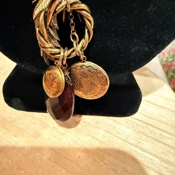 WOMENS LOCKET PICTURE NECKLACE - Picture 3 of 3